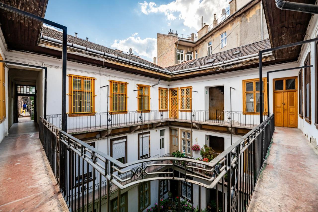 Blue Peace Downtown Apartment Budapeste Exterior foto